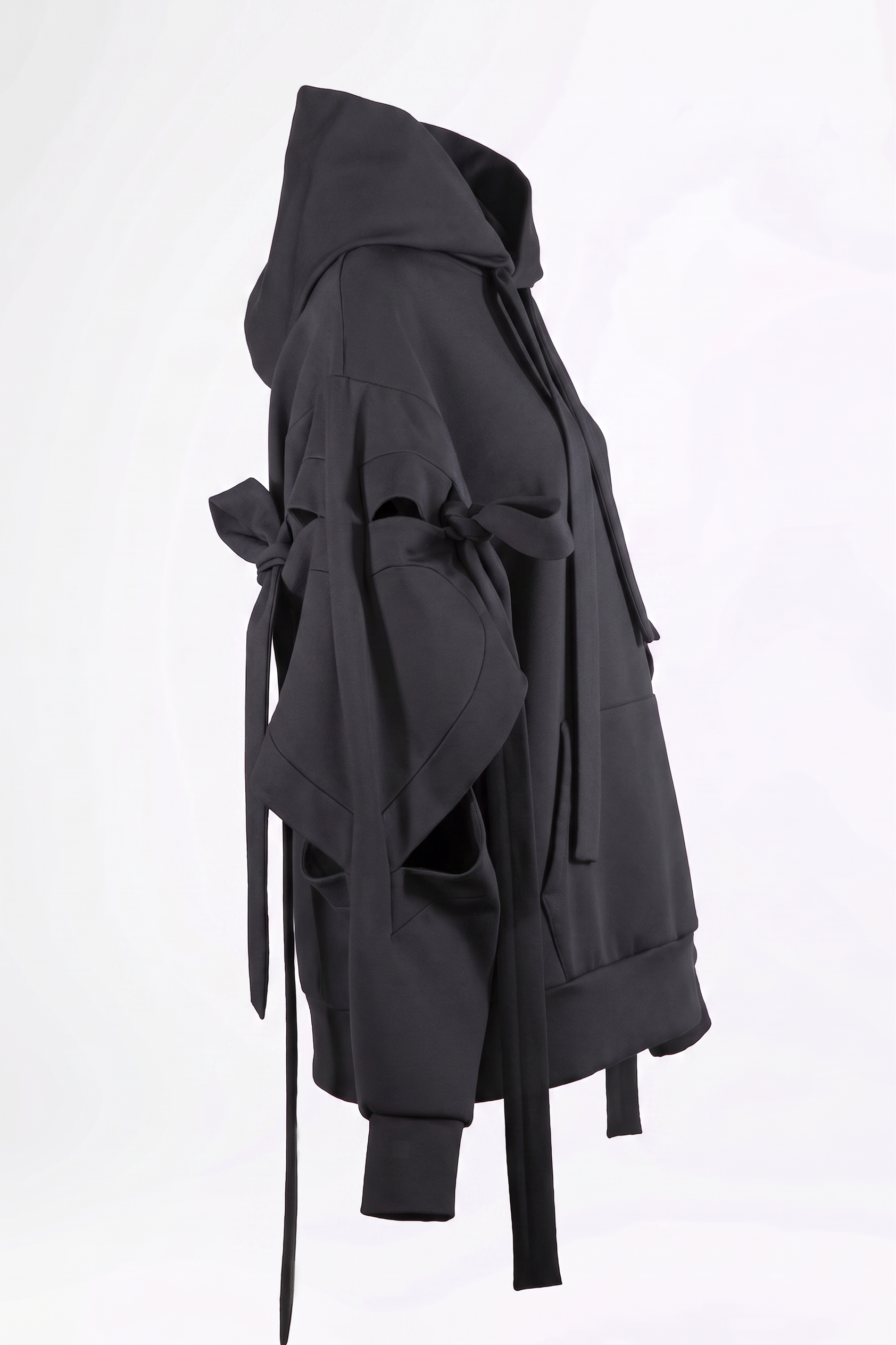 esther-perbandt-blackhearts-hoodie-schwarz-damen-oversize image 4