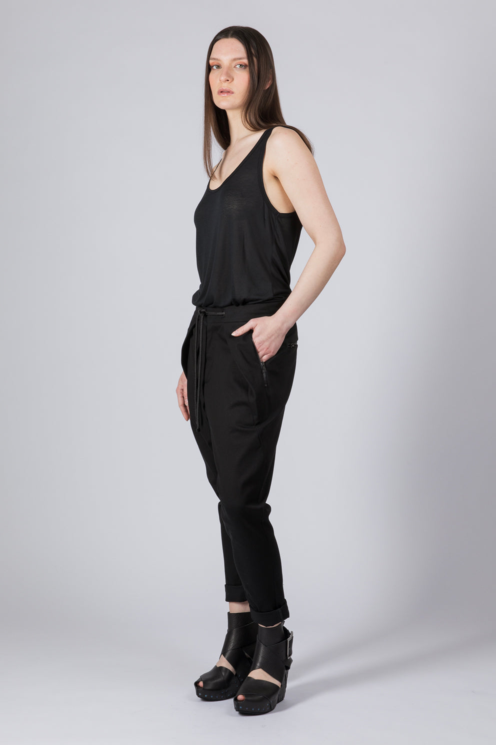 esther-perbandt-favour-hose-damen-schwarz-loose-fit-baumwolle image 4