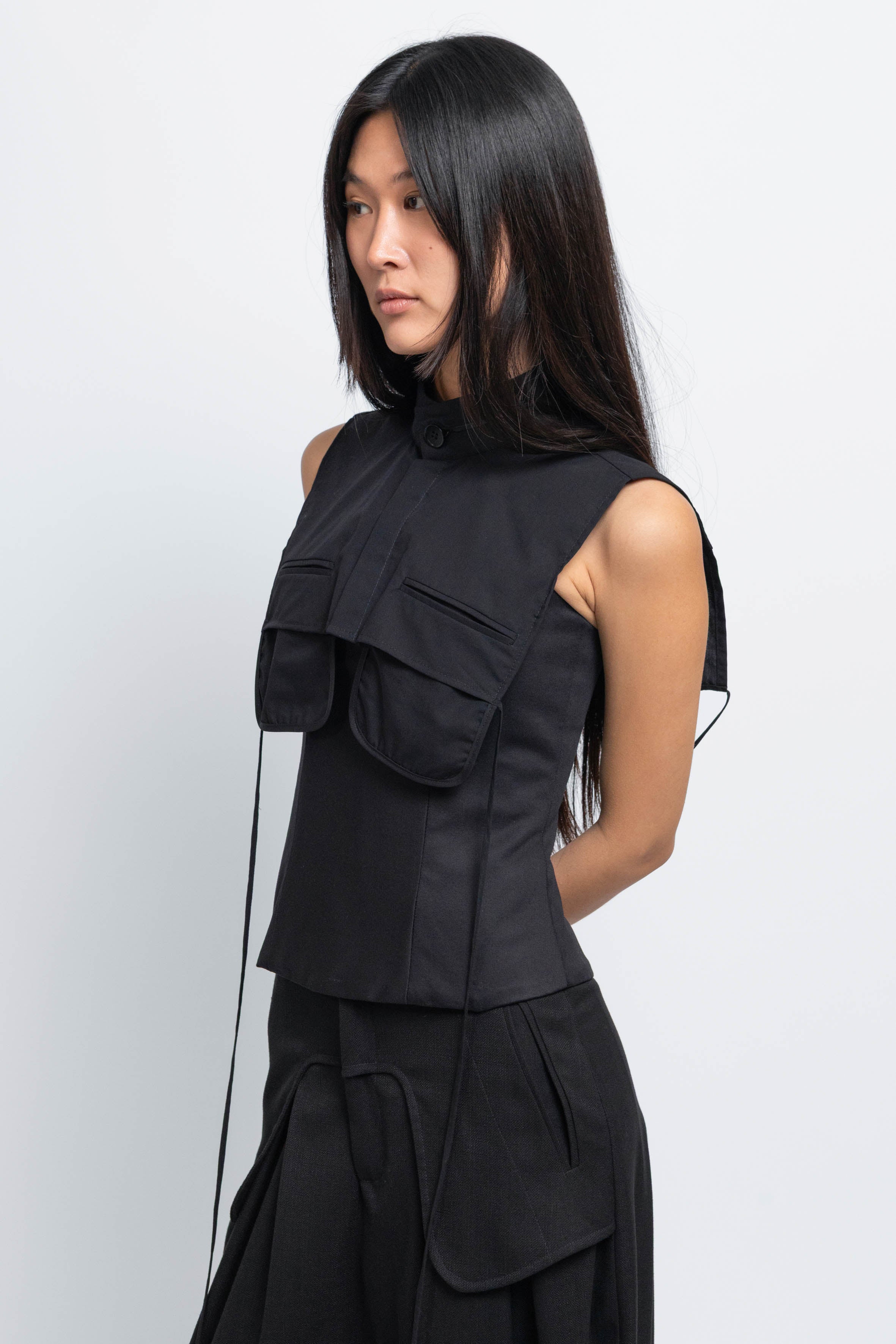esther-perbandt-wild-waistband-shirt-schwarz-rmellos-baumwolle image 5