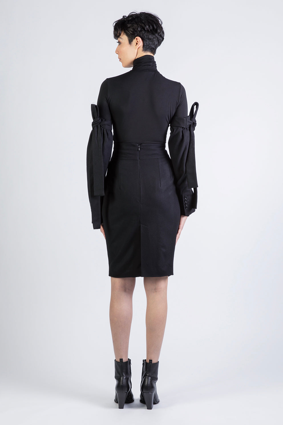 esther-perbandt-tulip-rock-damen-schwarz-wolle image 5