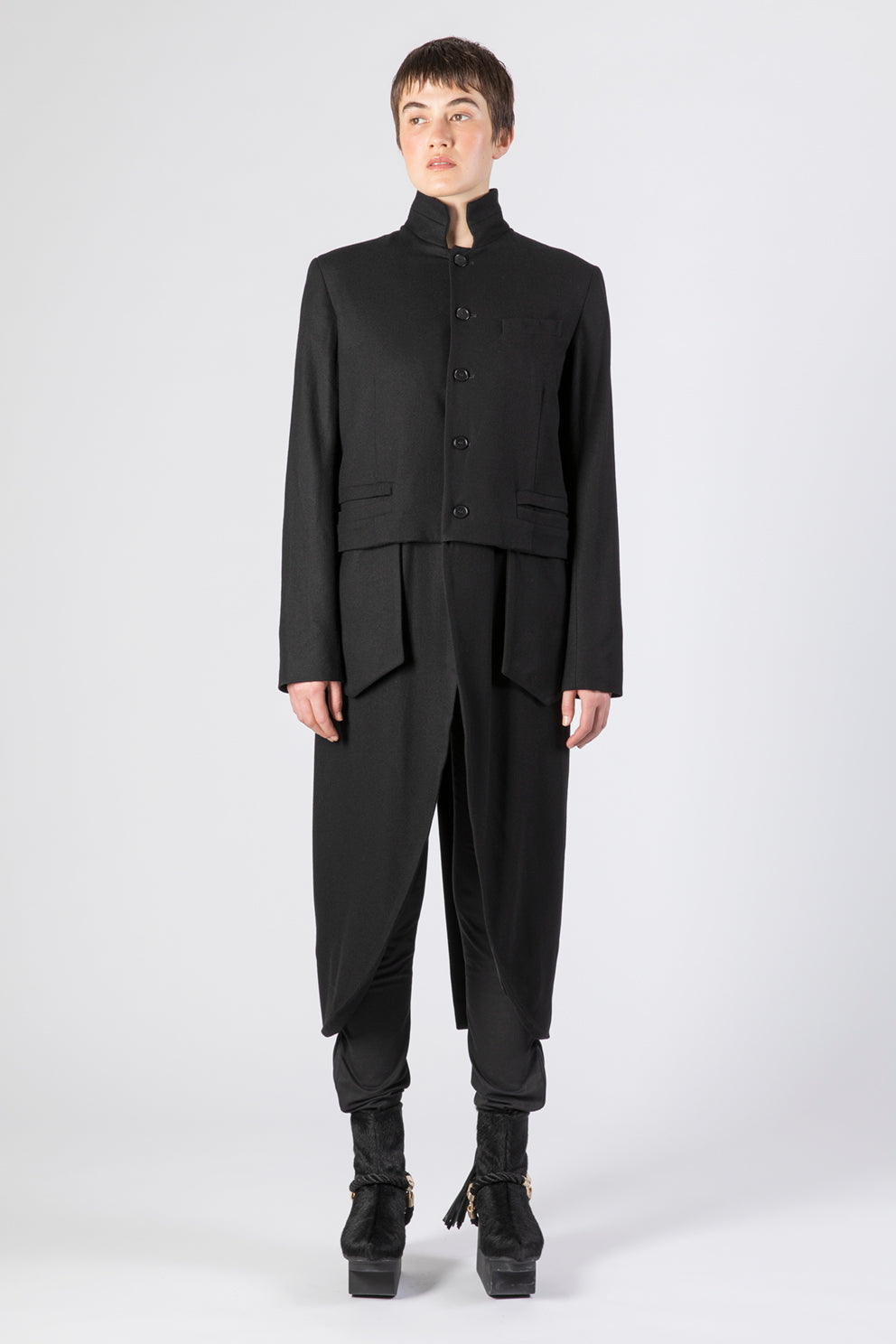 esther-perbandt-tailcoat-mantel-schwarz-wolle-damen image 1
