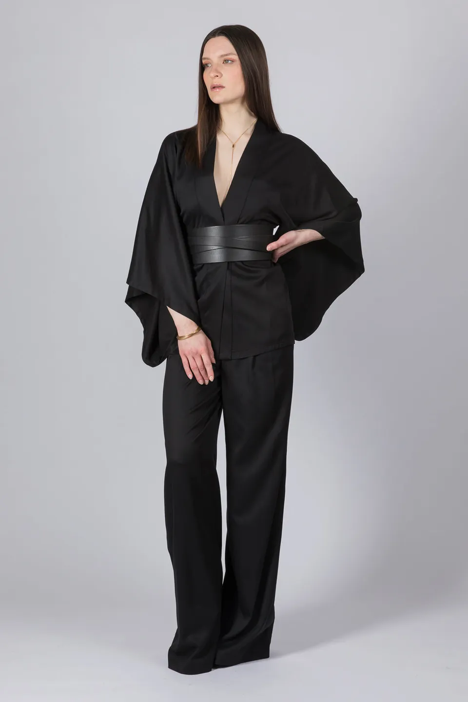 esther-perbandt-ease-kimono-damen-schwarz-viskose-kurz image 1