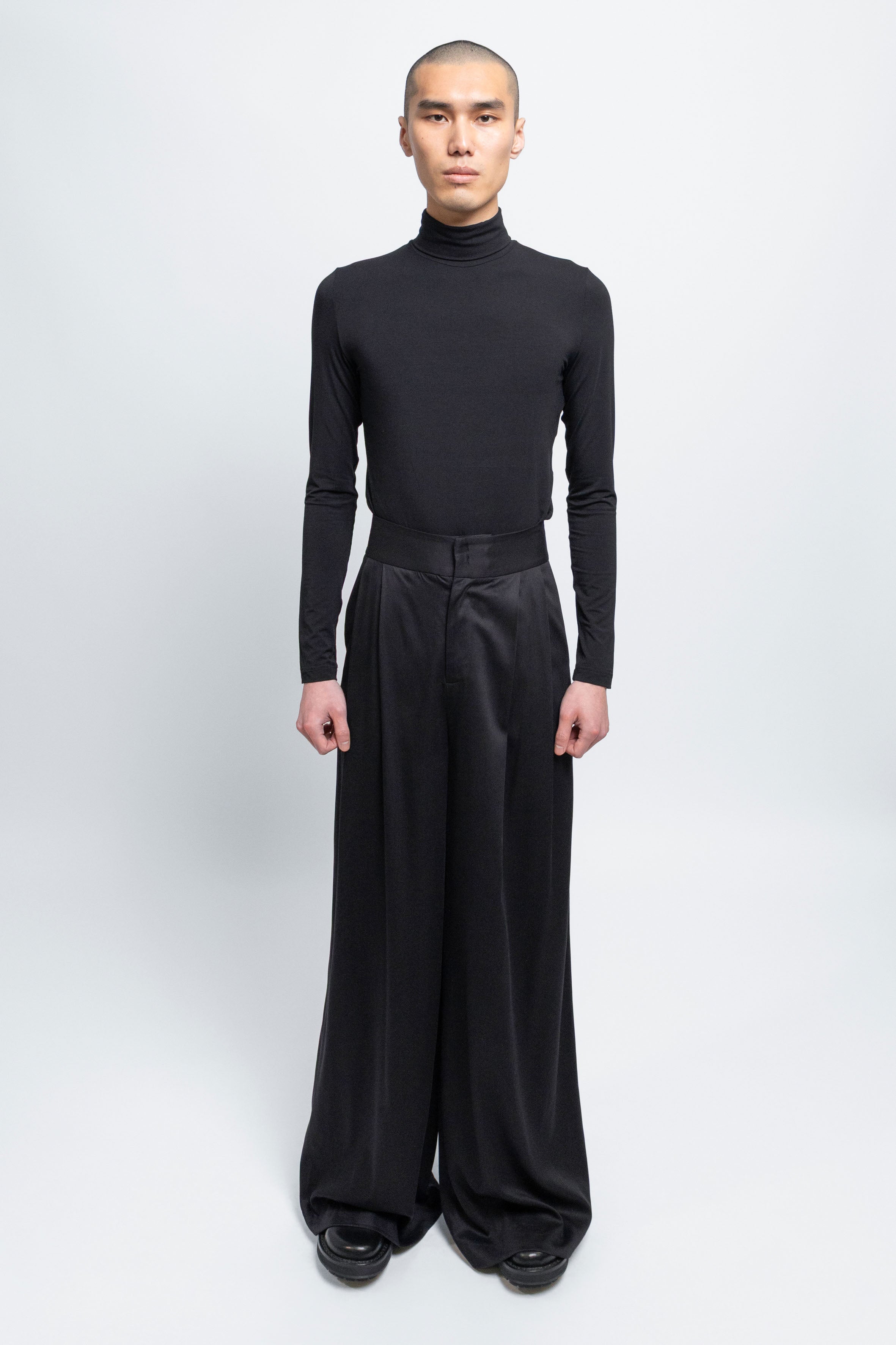 esther-perbandt-georgia-hose-herren-schwarz-weit-viskose image 1