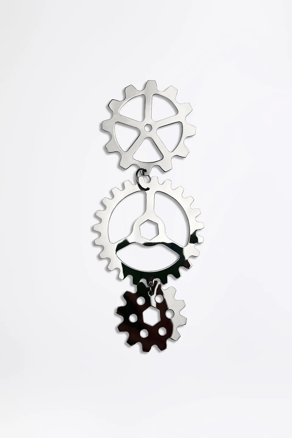 esther-perbandt-gearwheel-single-ohrring-silber-17-5-cm image 1