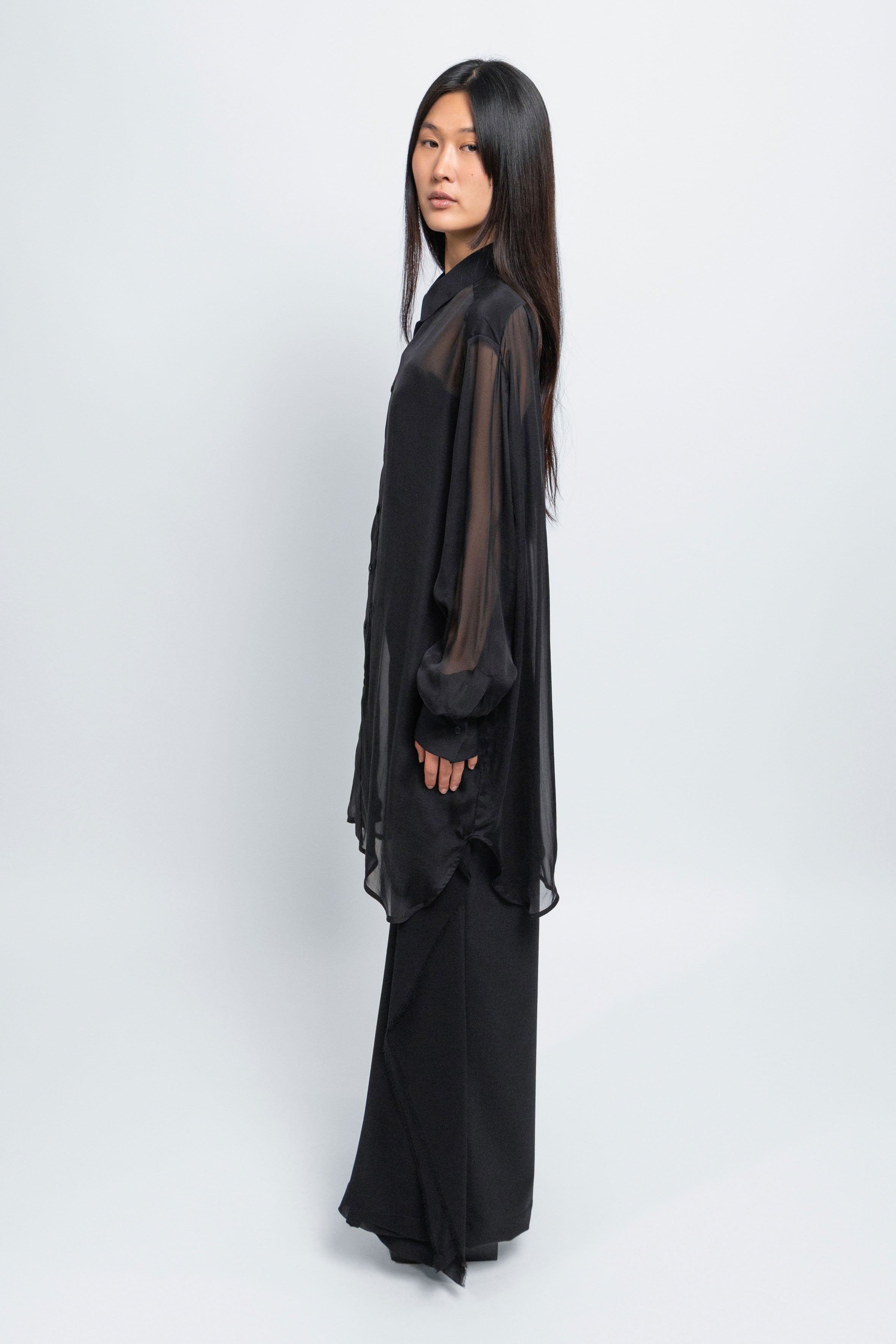 esther-perbandt-float-silk-bluse-schwarz-seide-oversized image 4