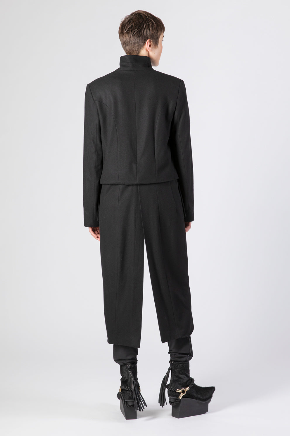 esther-perbandt-tailcoat-mantel-schwarz-wolle-damen image 4