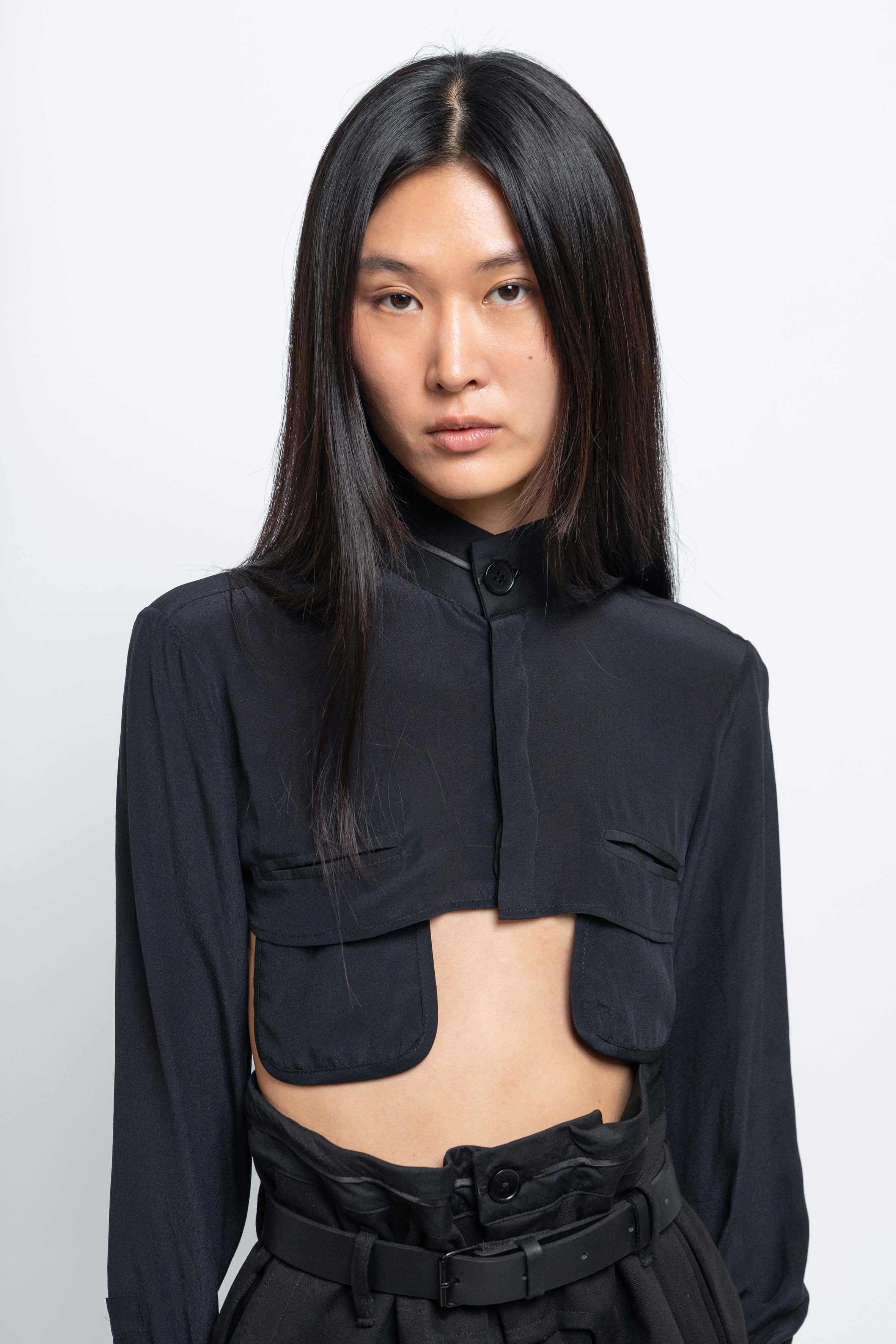 esther-perbandt-short-waistband-shirt-seide-schwarz image 6