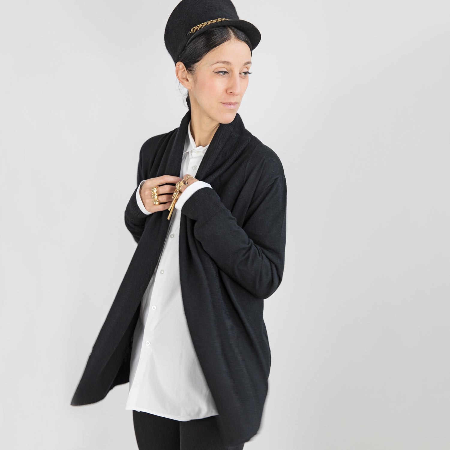 esther-perbandt-earthlight-cardigan-merino-schwarz-lang image 5