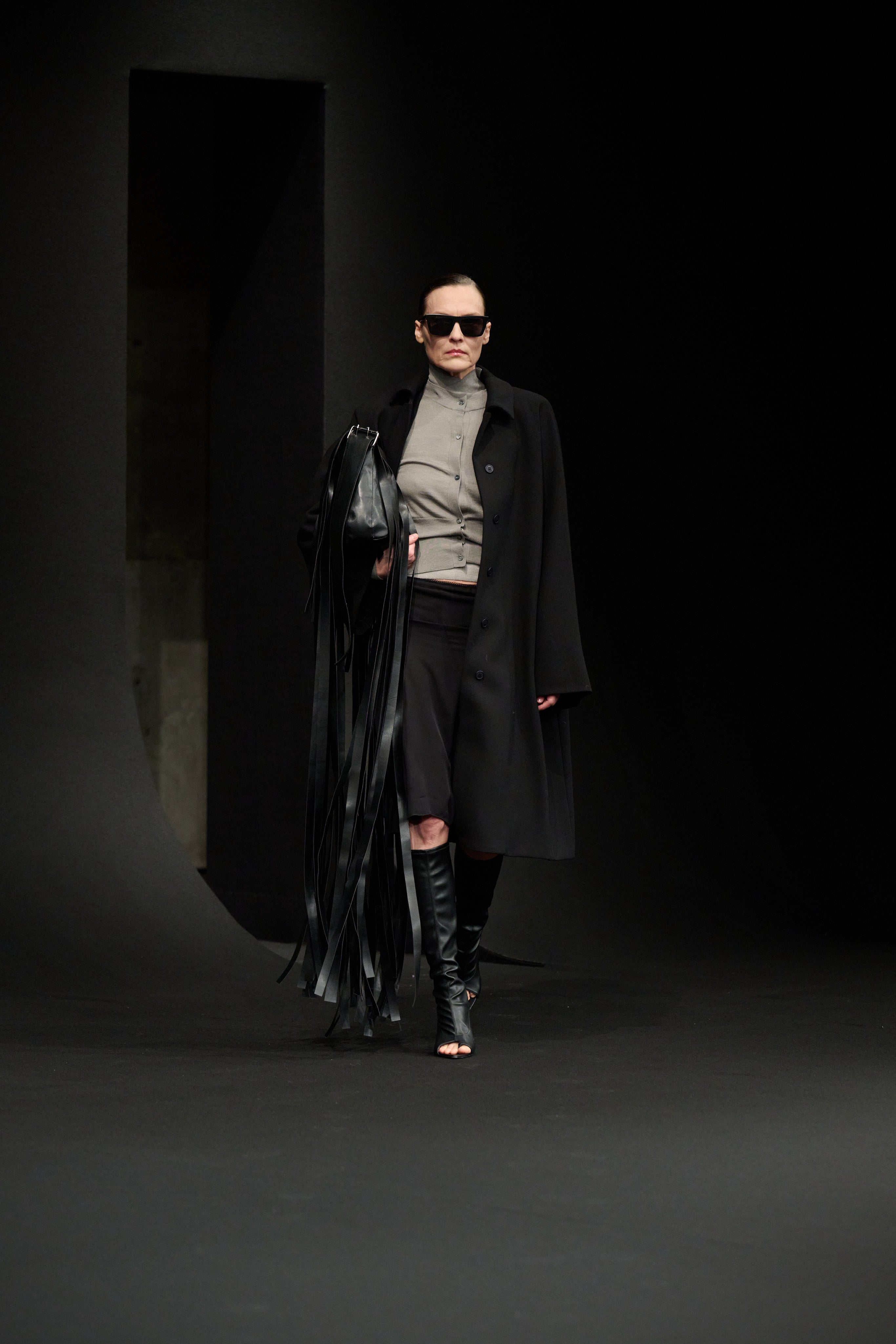 ioannes-boxy-coat-wollmantel-damen-loose-fit image 2