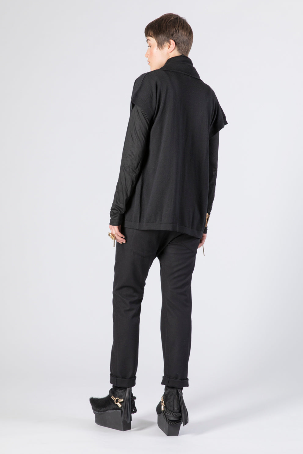 esther-perbandt-earthlight-cardigan-schwarz-merino-rmellos image 7