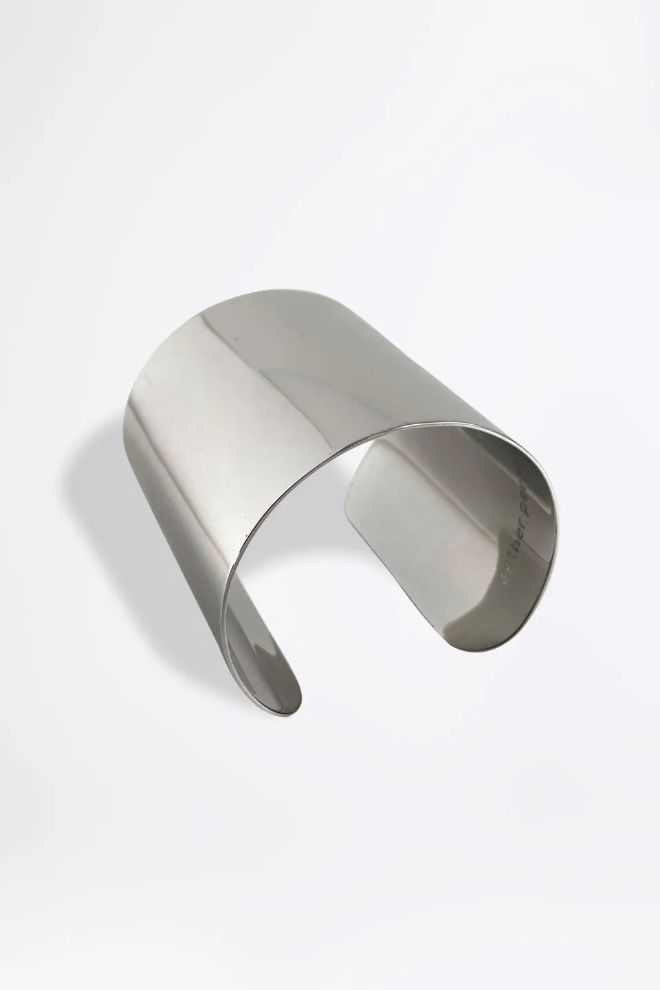 esther-perbandt-plain-cuff-armreif-silber-breit-verstellbar image 1