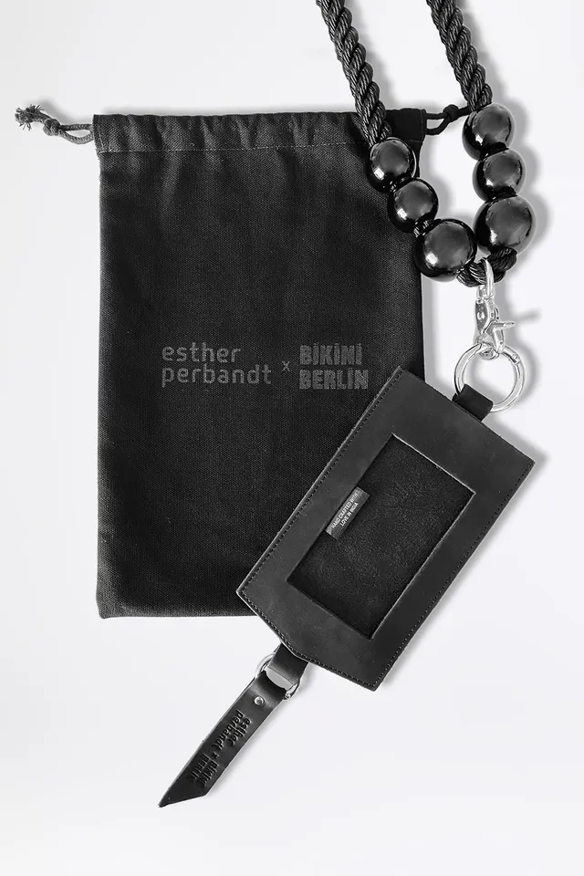 esther-perbandt-phone-purse-handytasche-leder-schwarz-silber image 1
