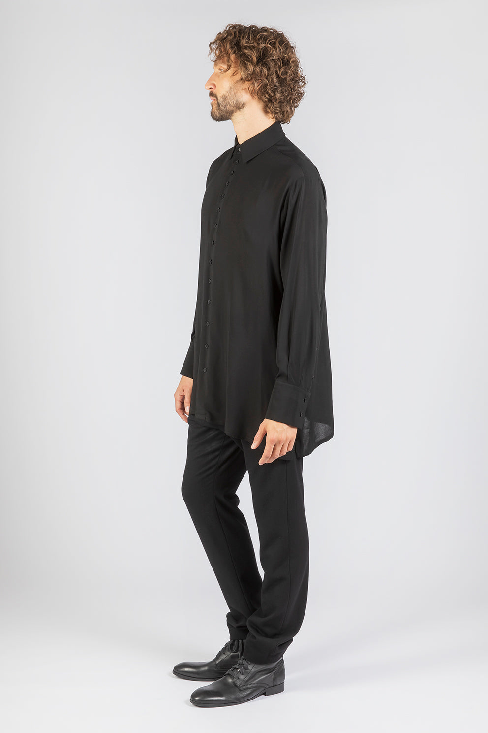 esther-perbandt-breeze-hemd-herren-schwarz-viskose-loose-fit image 5
