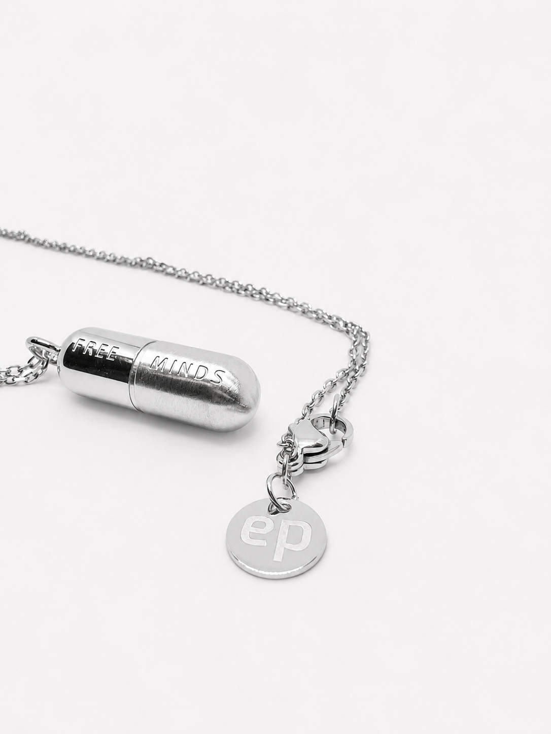 esther-perbandt-silver-pill-kette-silber-halskette-edelstahl-60cm image 5