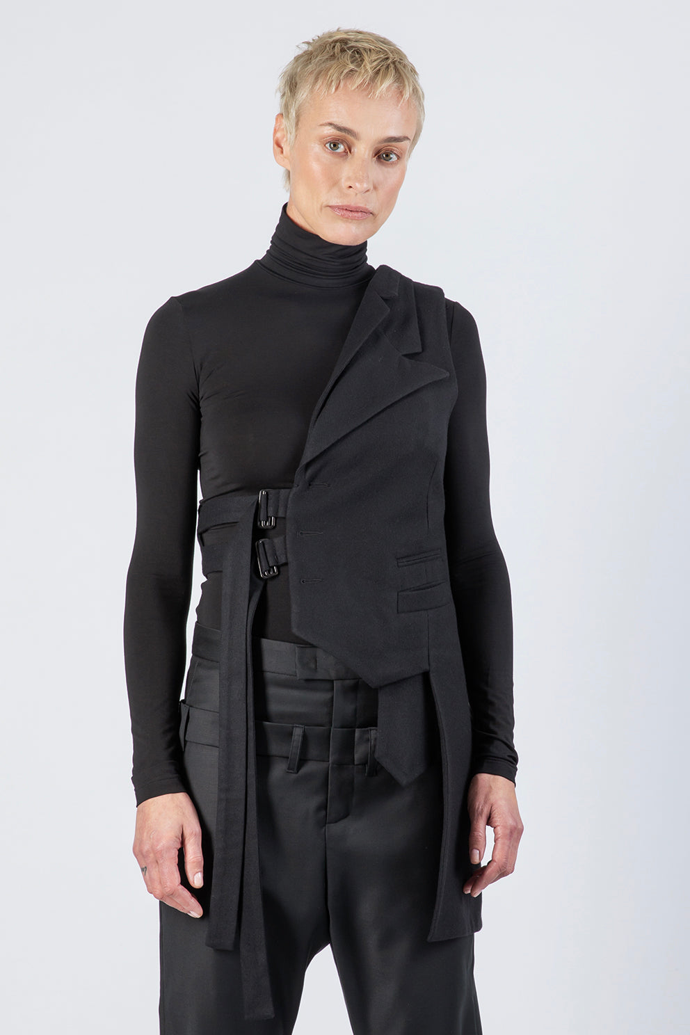 esther-perbandt-half-fin-weste-schwarz-wolle-kaschmir image 3