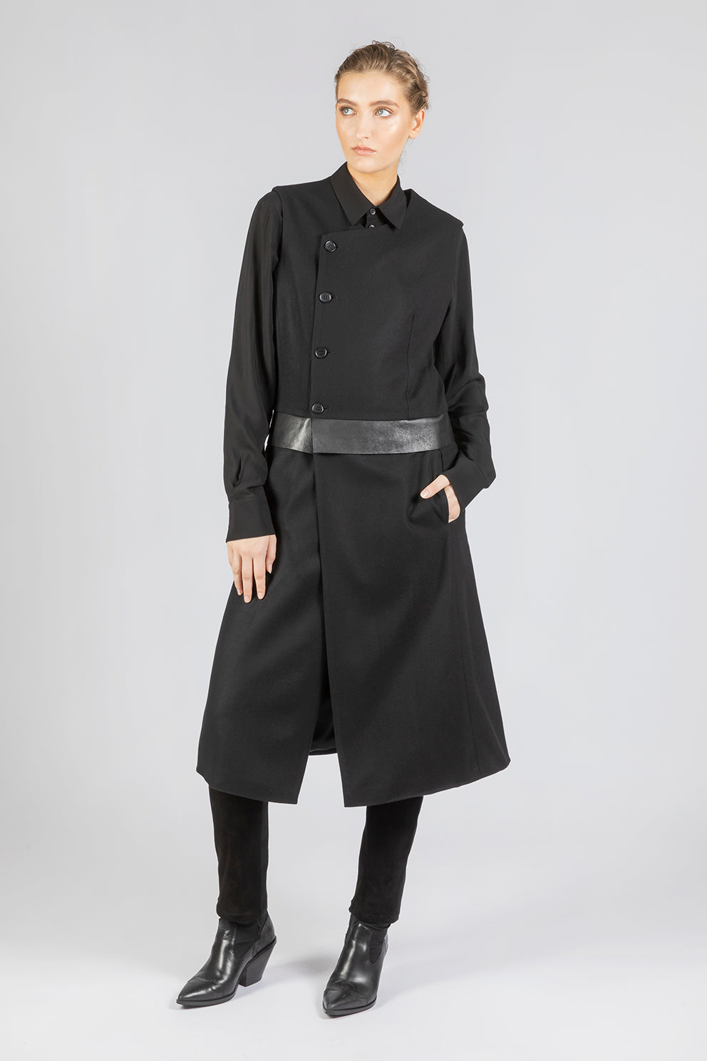 esther-perbandt-dart-long-weste-schwarz-wolle-leder image 4