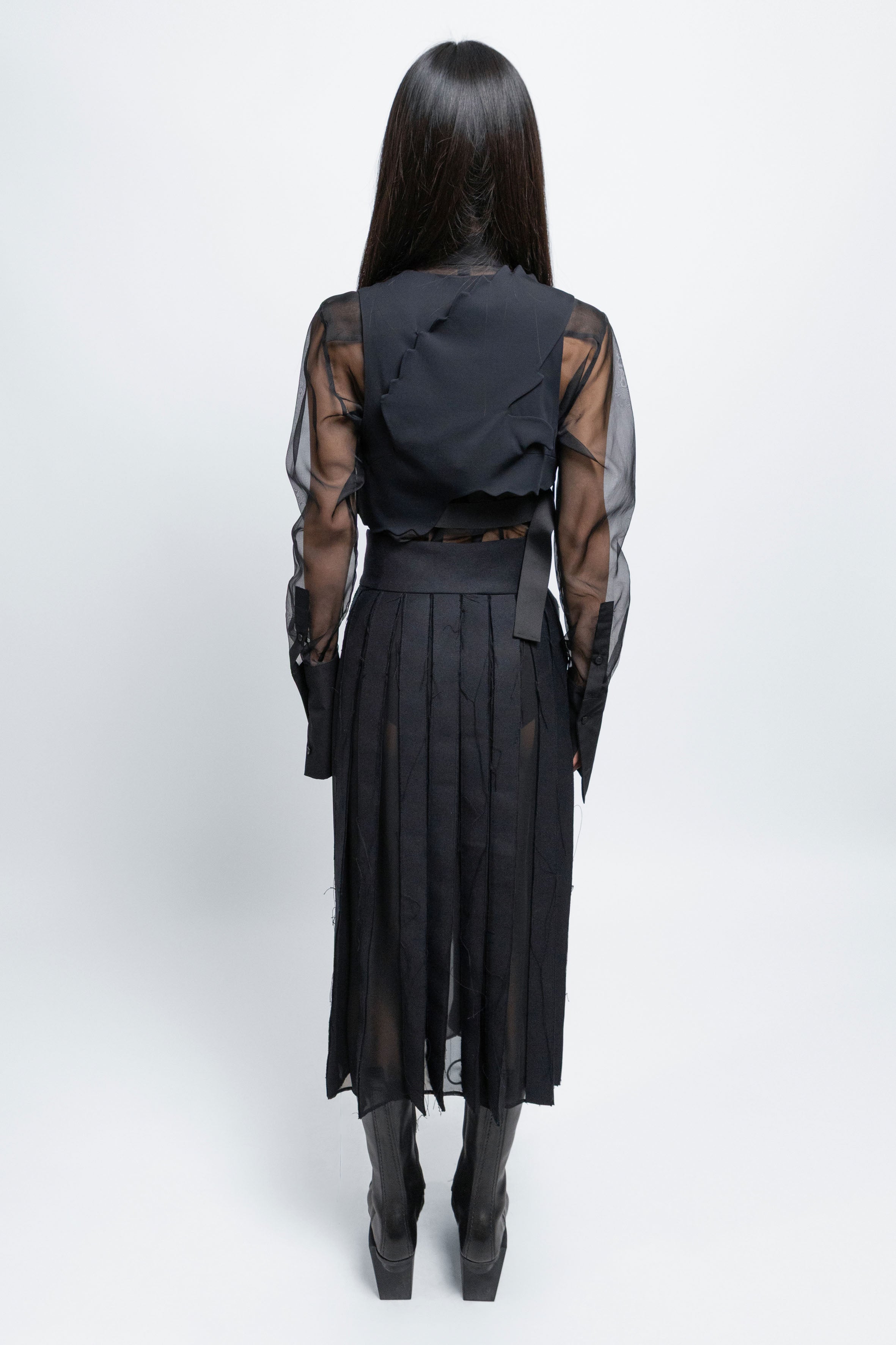 esther-perbandt-bird-weste-schwarz-kurz-damen image 3