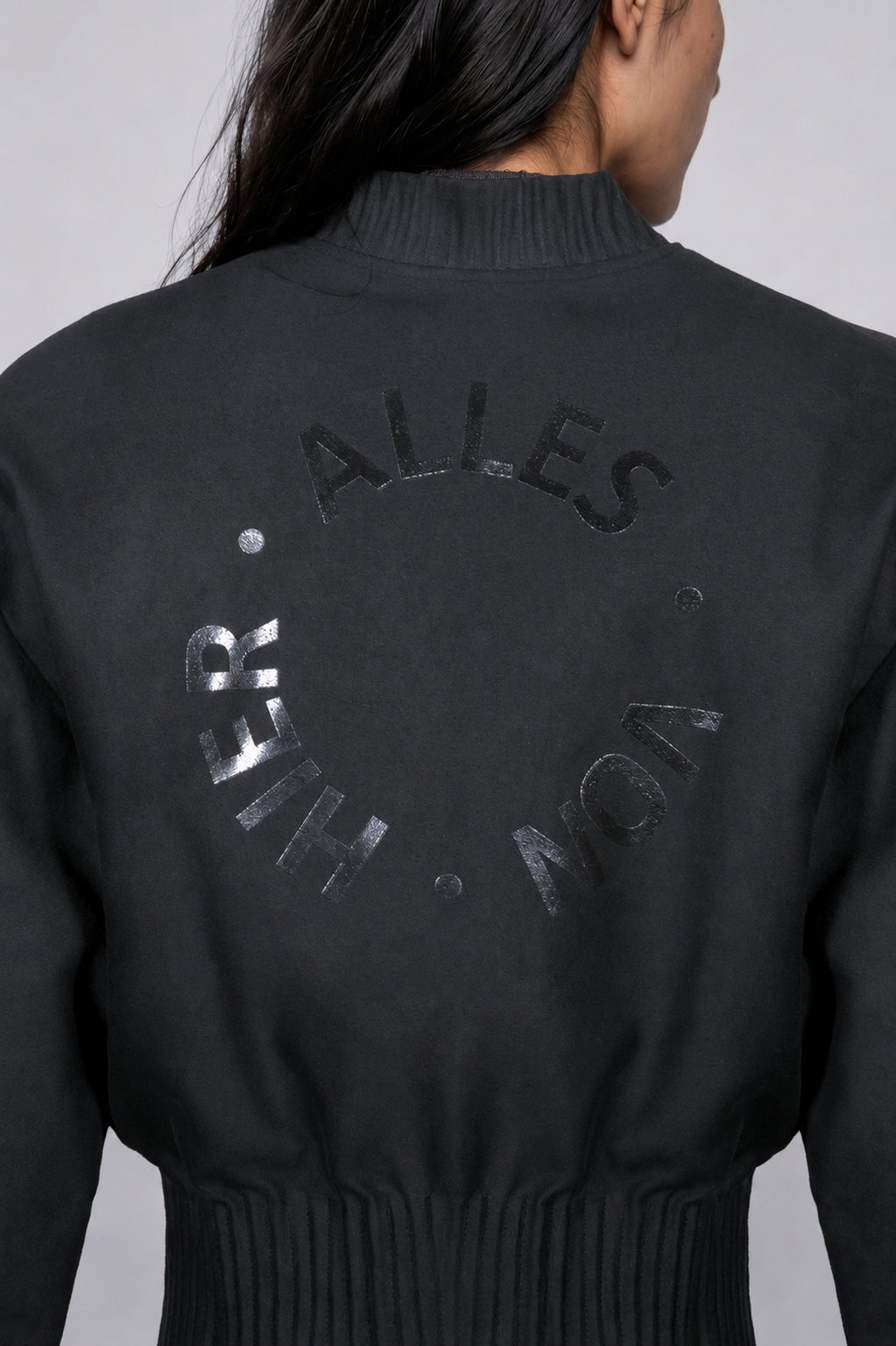 esther-perbandt-alles-von-hier-bomberjacke-damen-schwarz image 5
