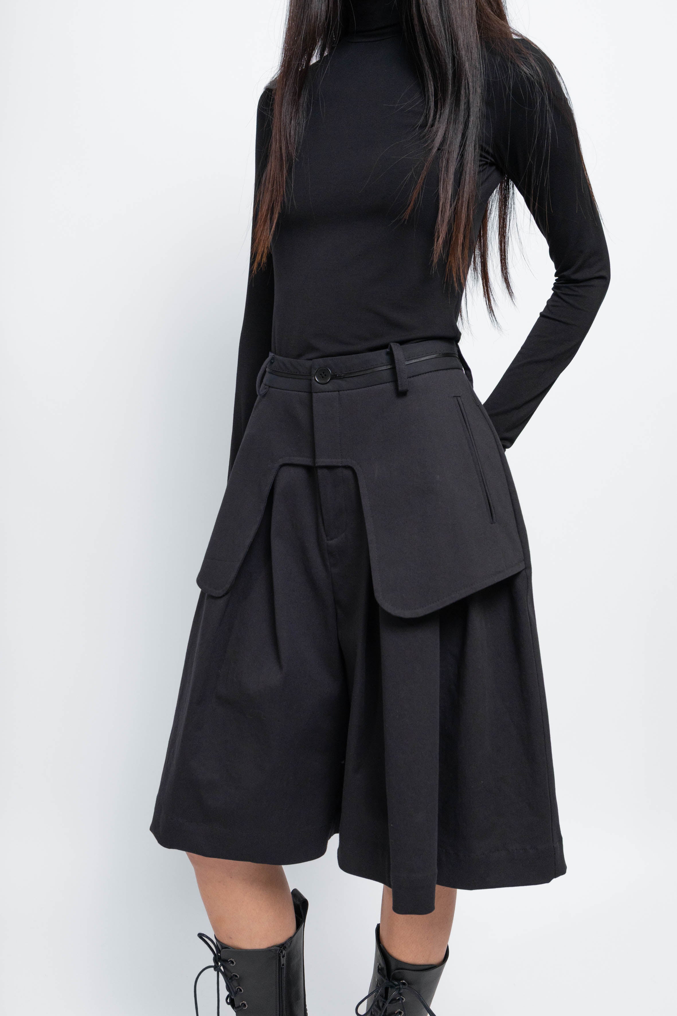 esther-perbandt-waistband-bermuda-schwarz-weites-bein-baumwolle image 3