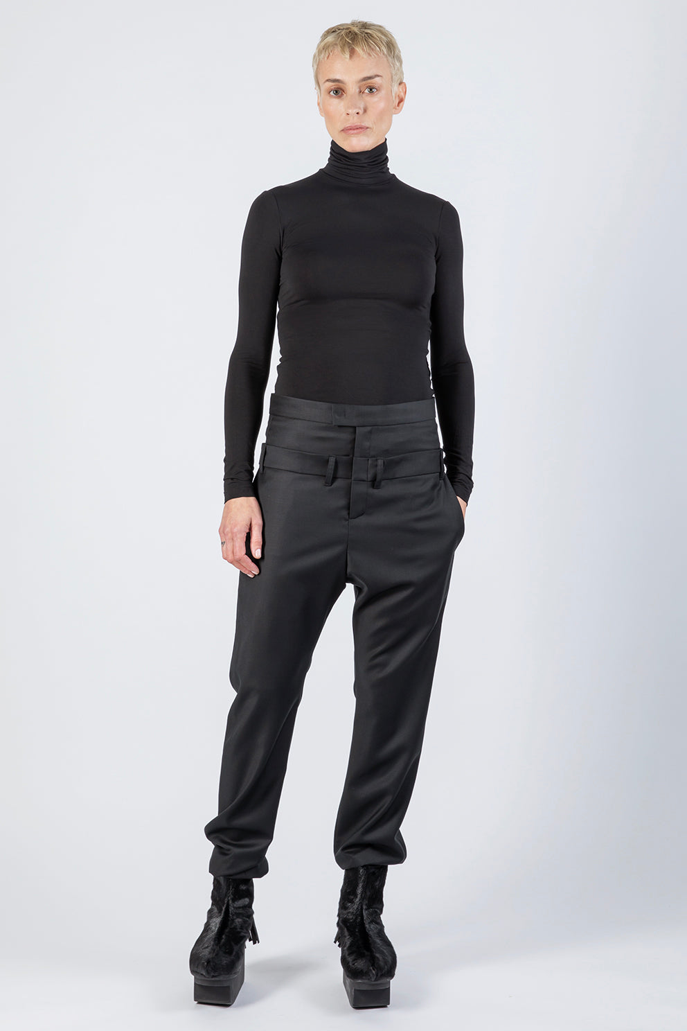esther-perbandt-turtleneck-longsleeve-damen-schwarz-bambus image 4