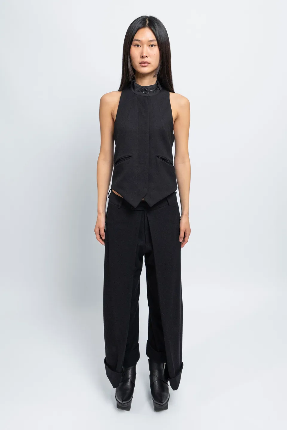 esther-perbandt-waistband-weste-damen-schwarz-slim-fit image 1