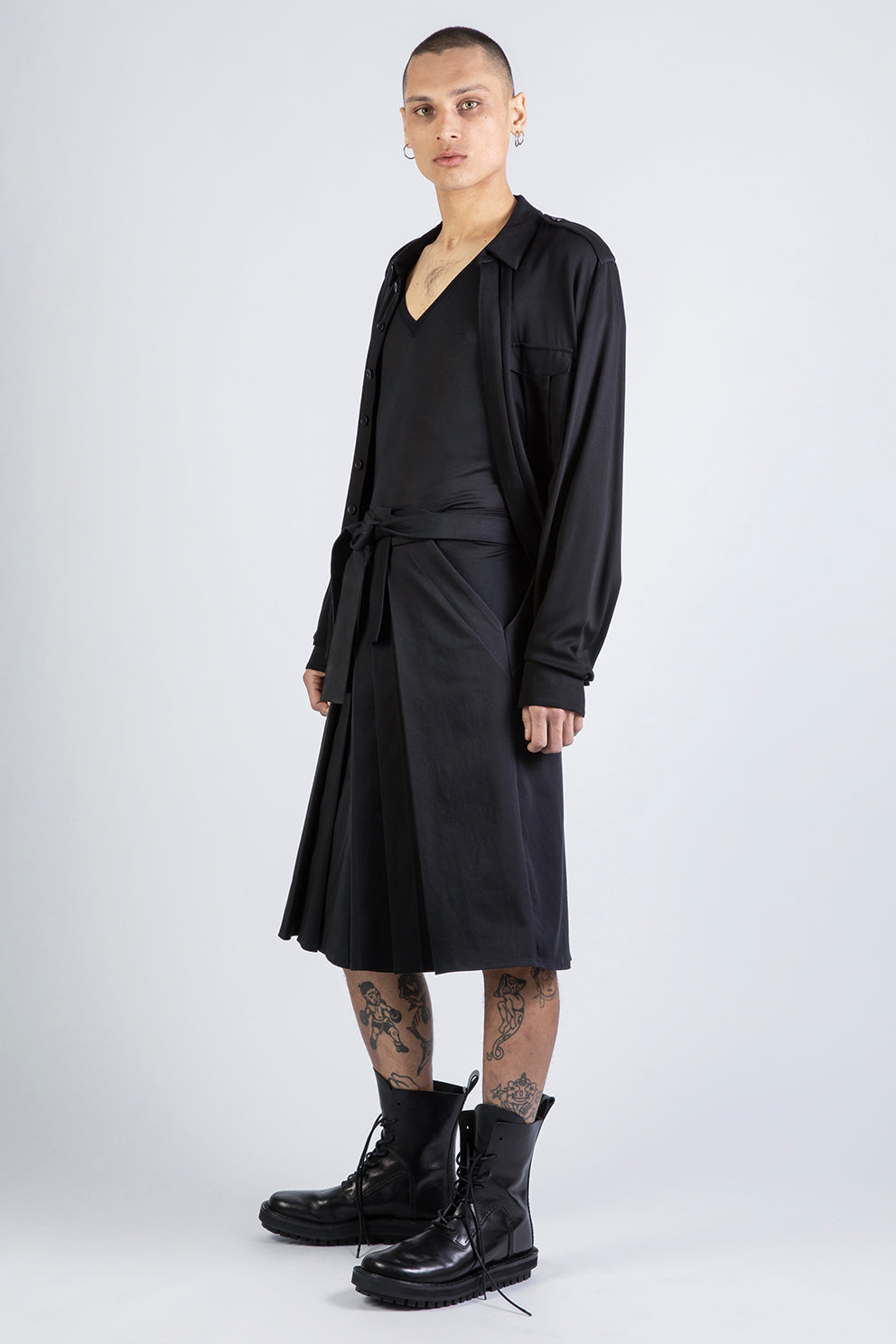 esther-perbandt-martial-art-hose-herren-schwarz-weit-wolle image 3