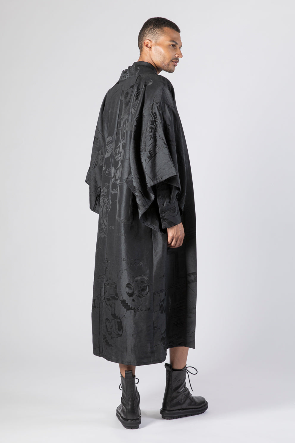 esther-perbandt-machine-long-kimono-herren-schwarz-leinen image 5