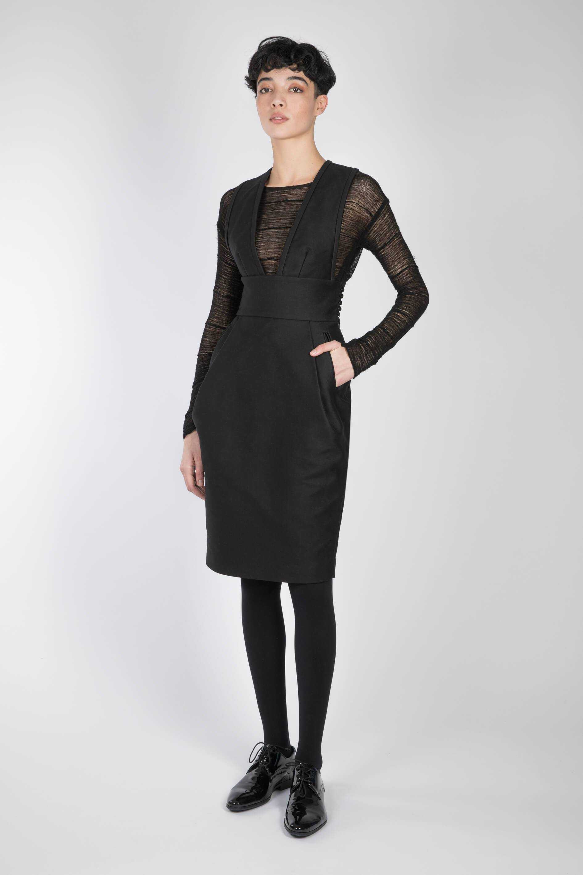 esther-perbandt-tulip-kleid-schwarz-baumwolle-taschen-v-ausschnitt image 3