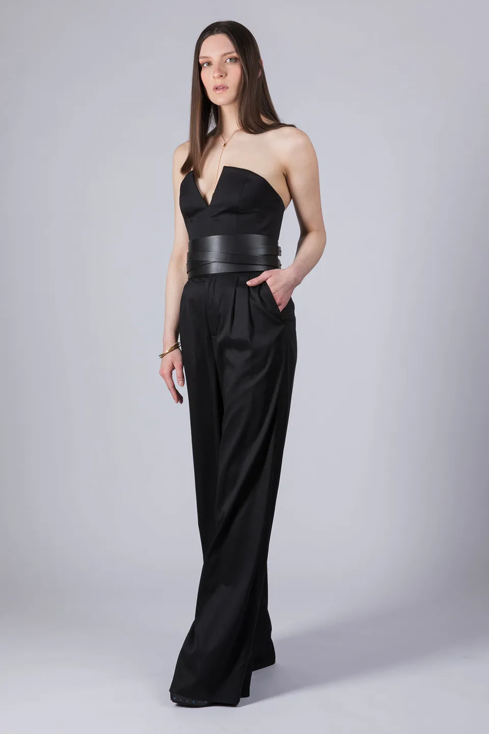 esther-perbandt-corsage-top-damen-schwarz-v-ausschnitt image 1