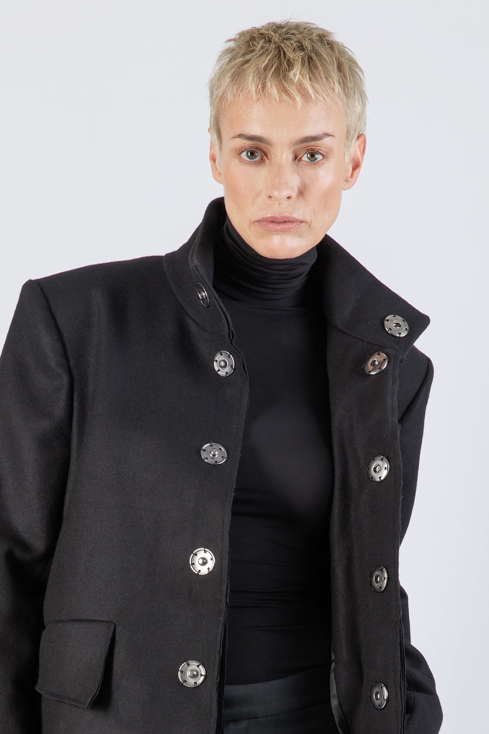 esther-perbandt-walker-mantel-damen-schwarz-wolle-kaschmir image 5