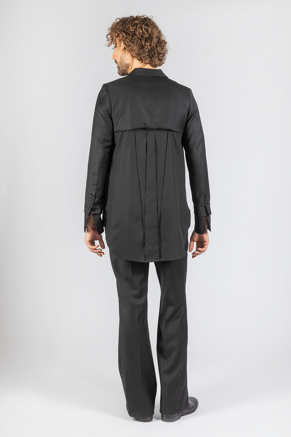 esther-perbandt-cutted-jacke-herren-schwarz-wolle image 3