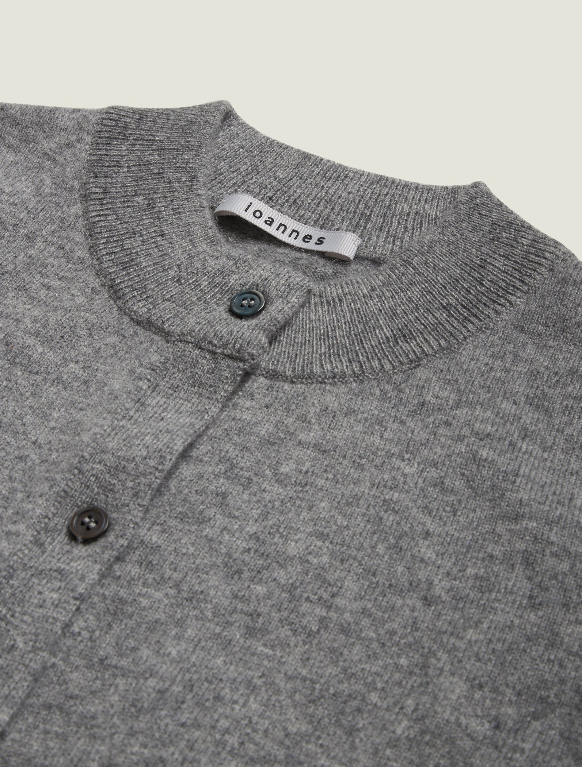 ioannes-baby-sleeve-knit-kaschmir-pullover-kurzarm image 2