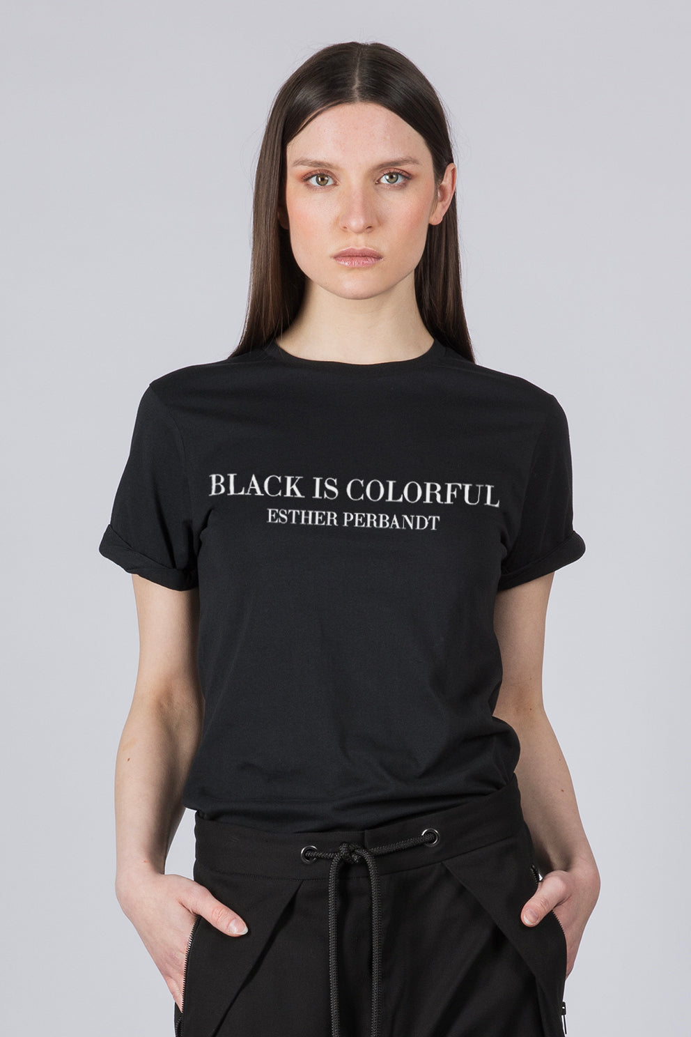 esther-perbandt-black-is-colorful-t-shirt-schwarz-bio image 2