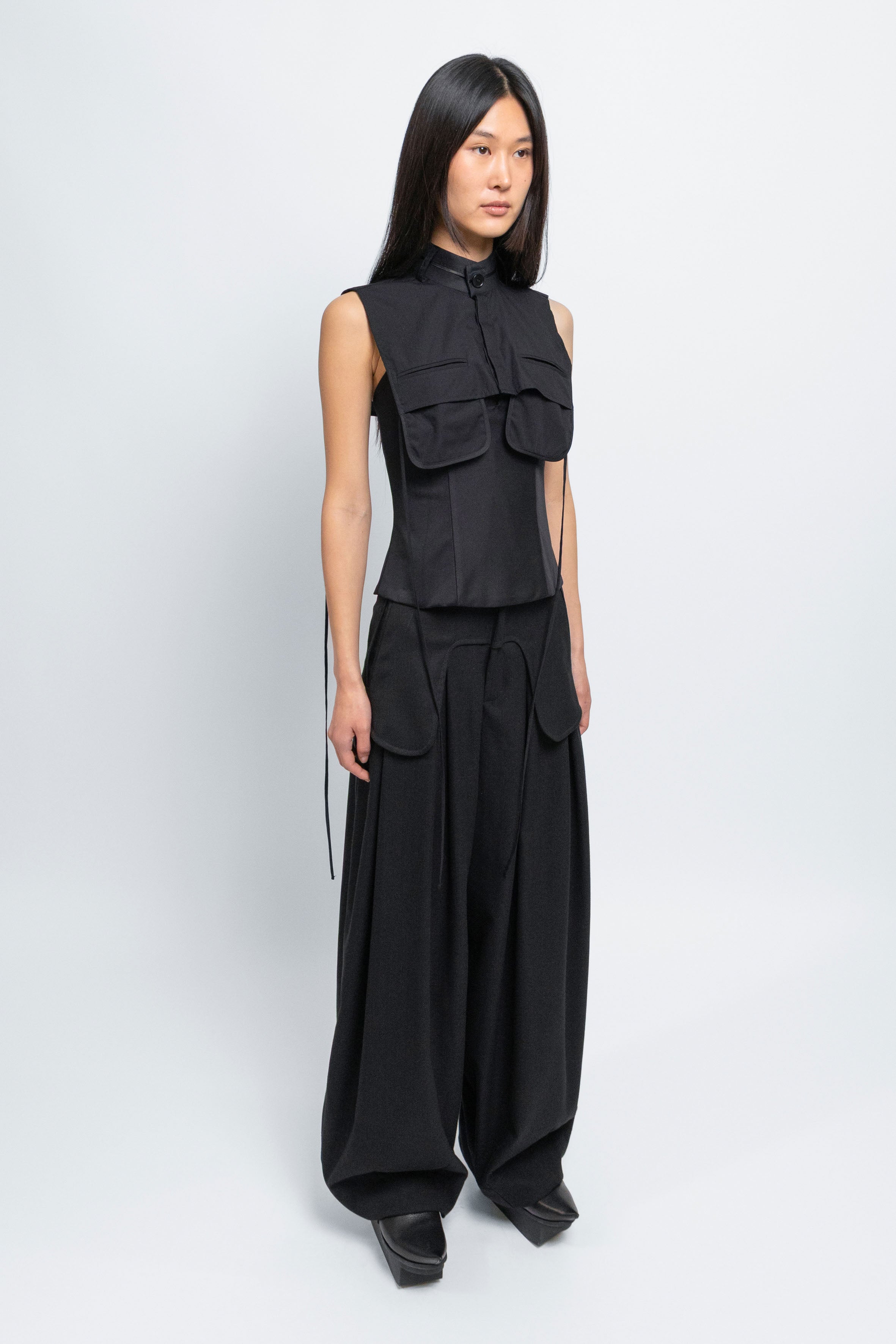 esther-perbandt-wild-waistband-shirt-schwarz-rmellos-baumwolle image 4