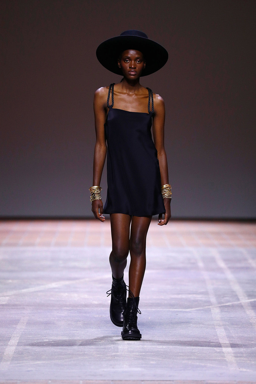 esther-perbandt-rope-kleid-damen-schwarz-seide-kurz image 7