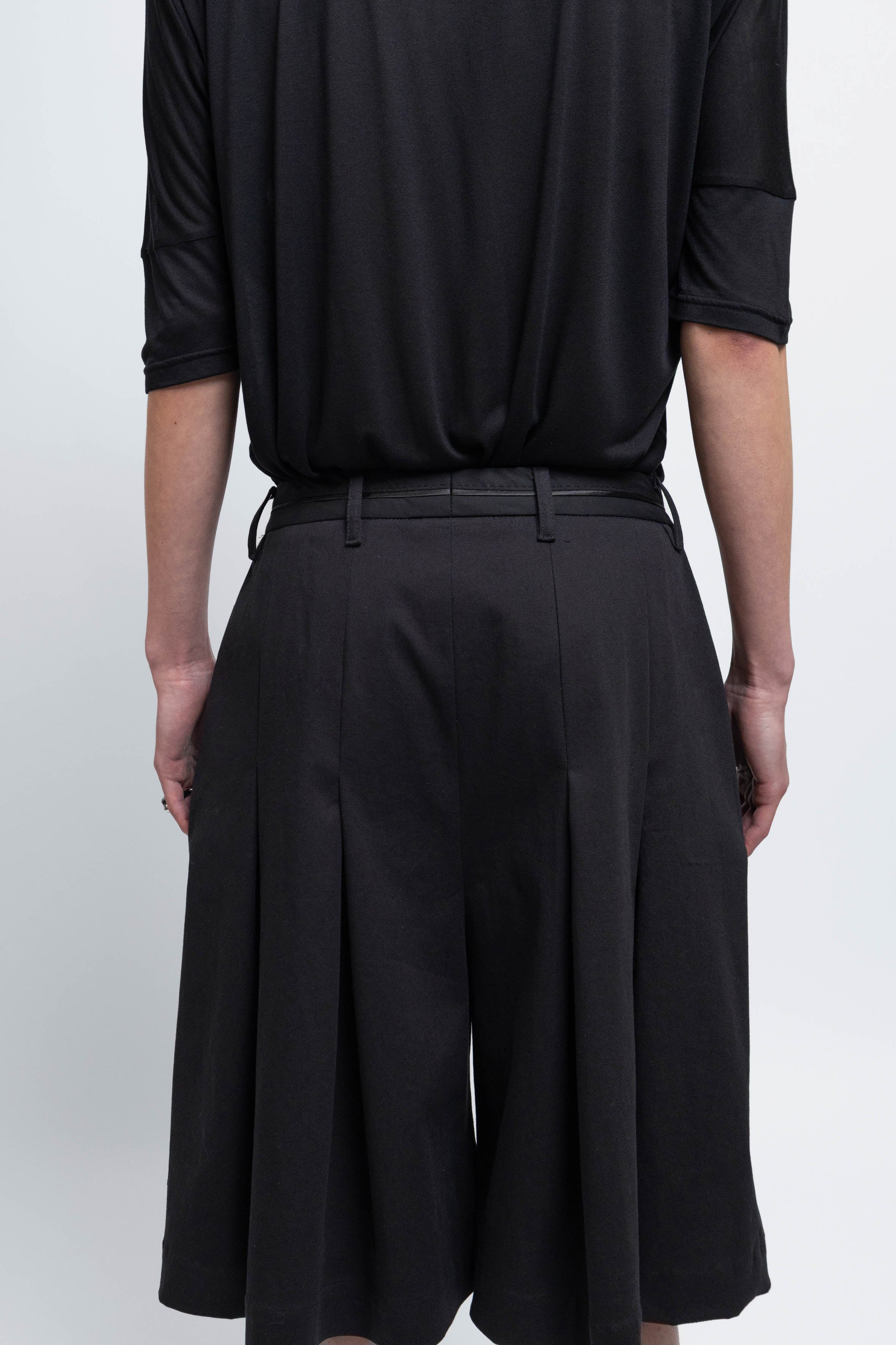 esther-perbandt-waistband-bermuda-herren-schwarz-50 image 8