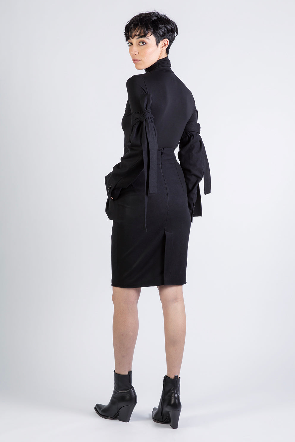 esther-perbandt-tulip-rock-damen-schwarz-wolle image 6