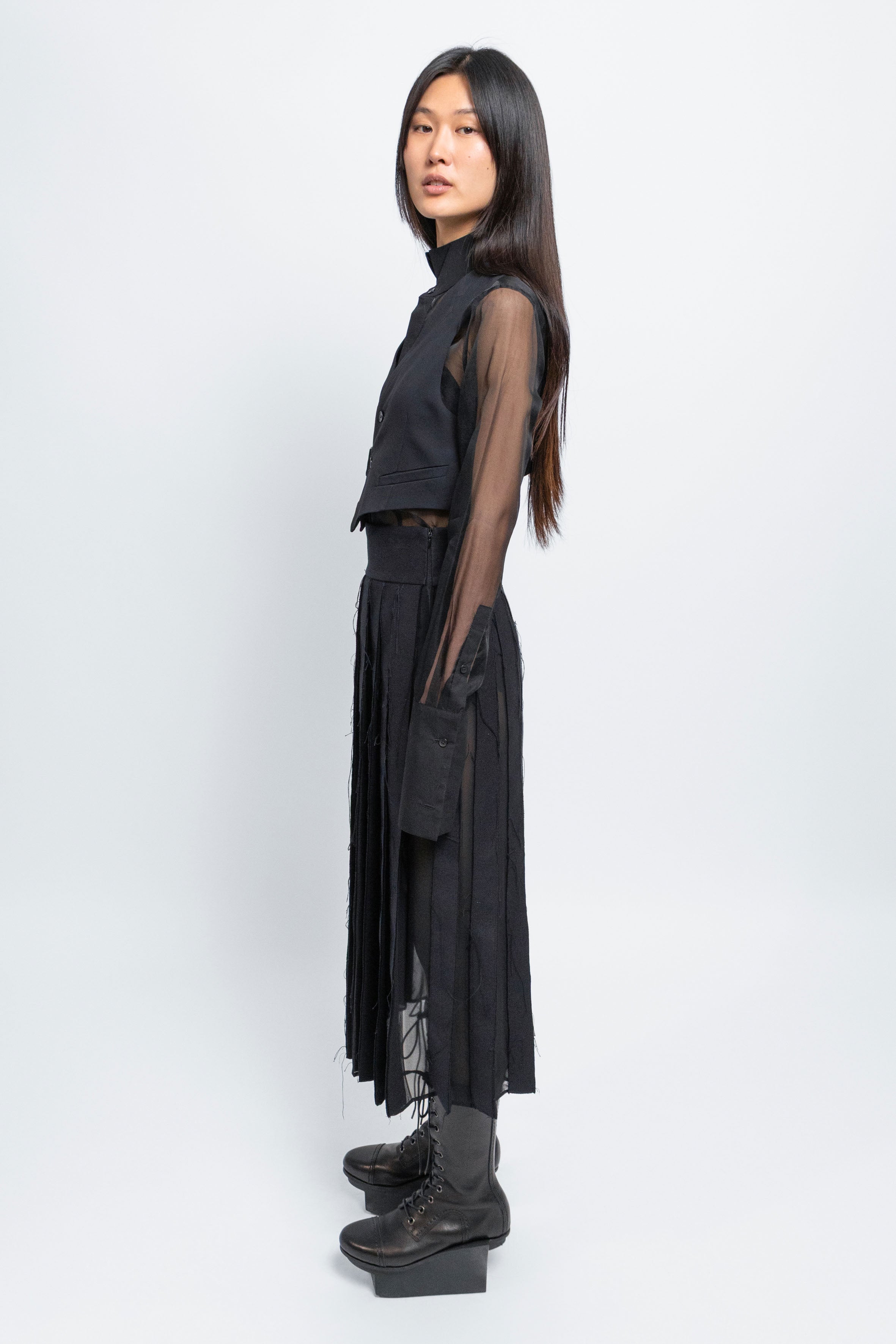 esther-perbandt-bird-weste-schwarz-kurz-damen image 6