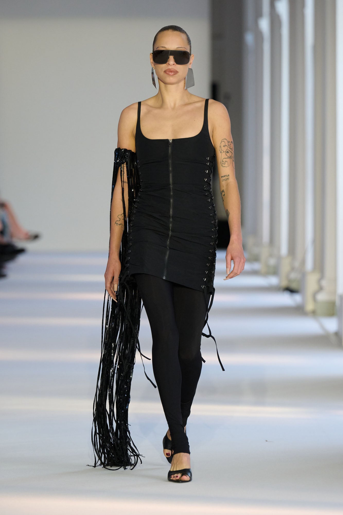 ioannes-laced-dress-slip-minikleid-nylon-slim-fit image 2