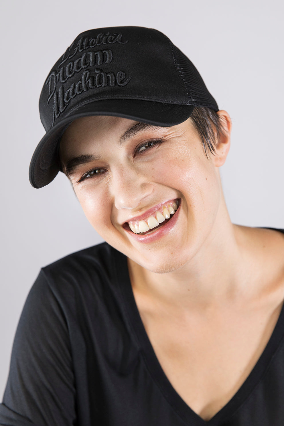 esther-perbandt-dream-machine-trucker-cap-schwarz-bestickt image 2