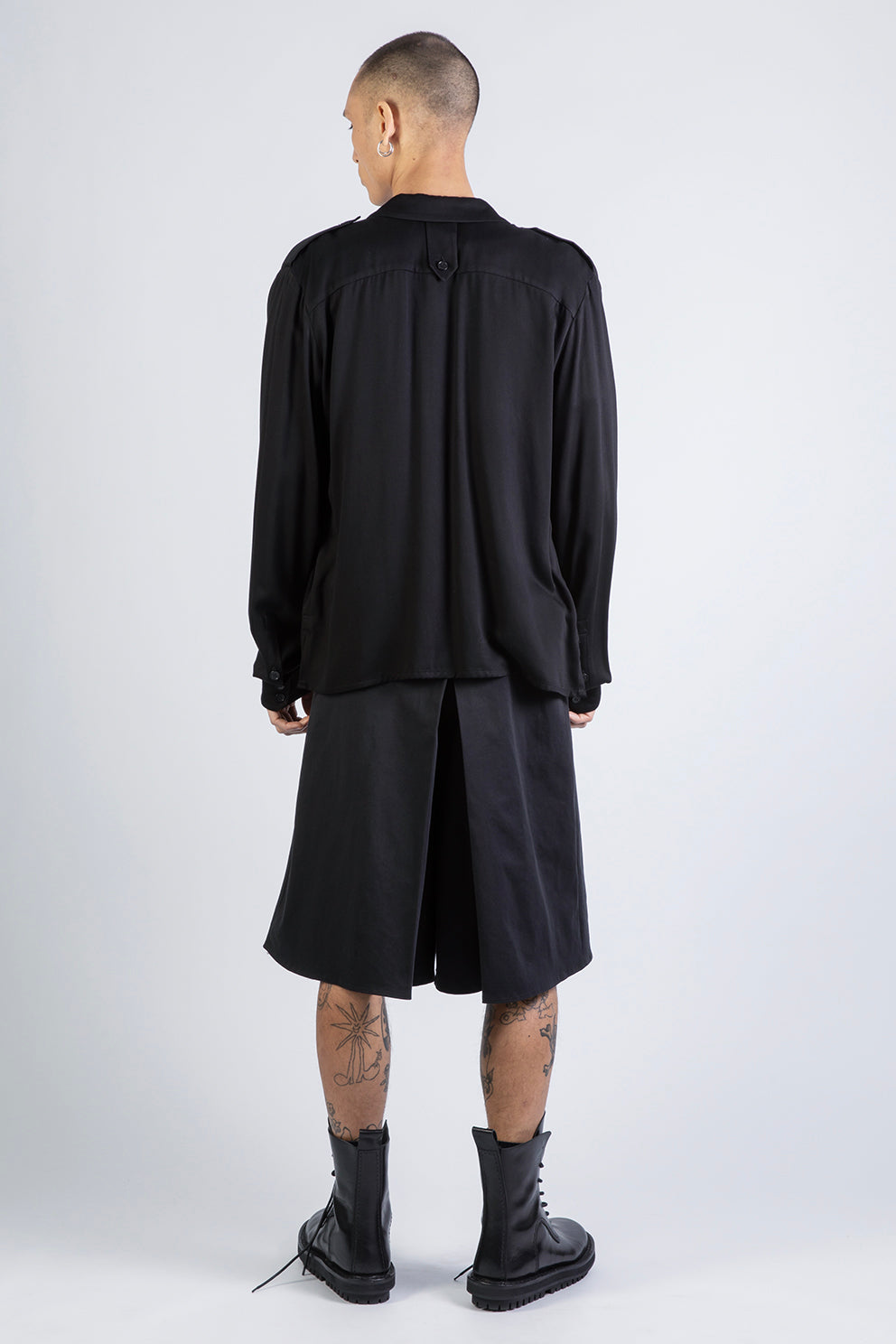 esther-perbandt-martial-art-hose-herren-schwarz-weit-wolle image 5
