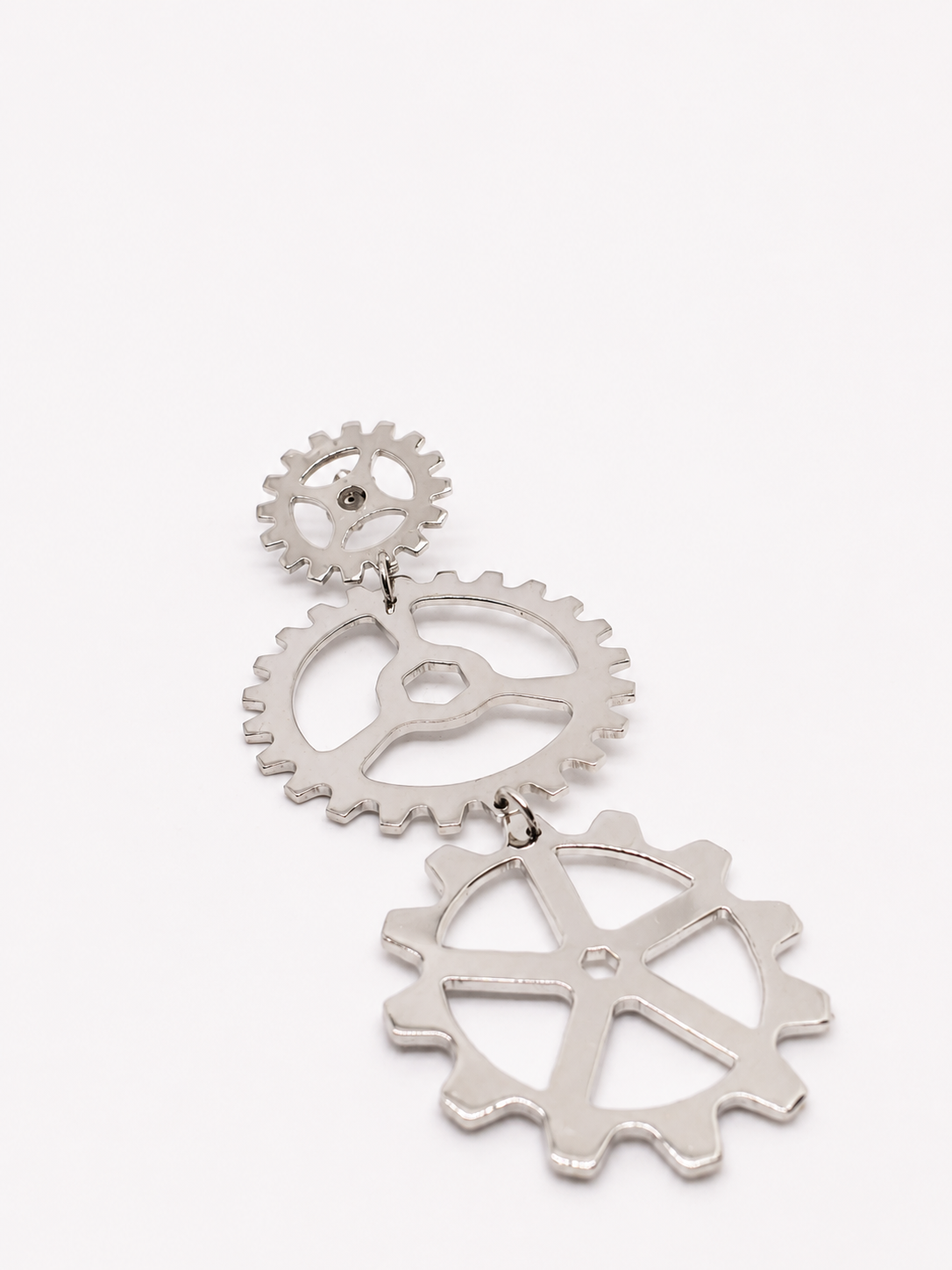 esther-perbandt-gearwheel-triple-ohrringe-silber-14-7-cm image 5