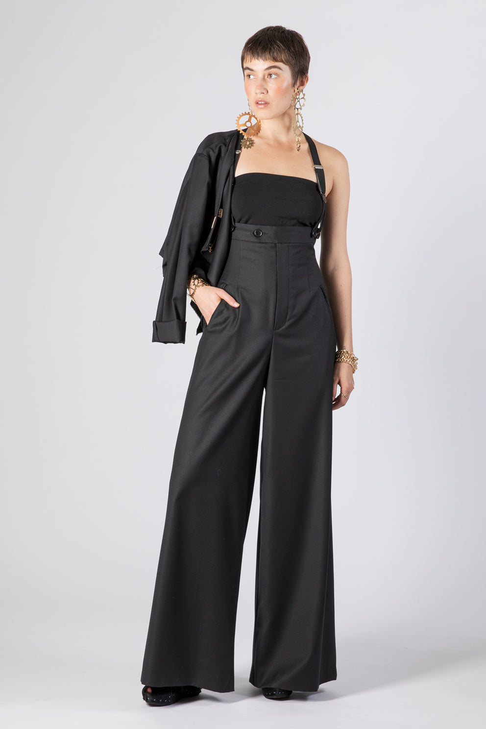 esther-perbandt-highwaist-hose-schwarz-wolle-tr-ger image 8