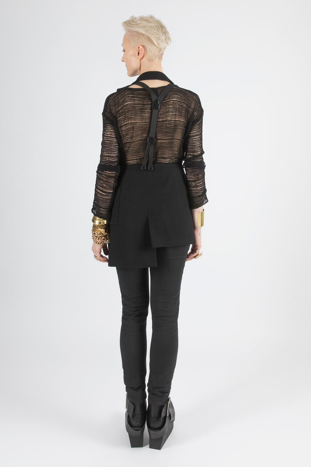 esther-perbandt-deconstructed-weste-schwarz-wolle image 3