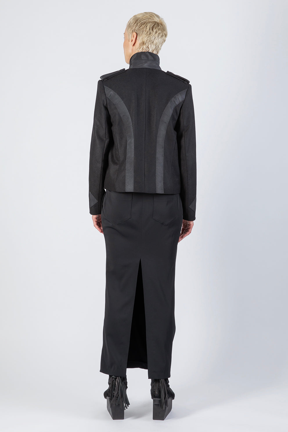 esther-perbandt-initial-jacke-schwarz-wolle-kaschmir image 6