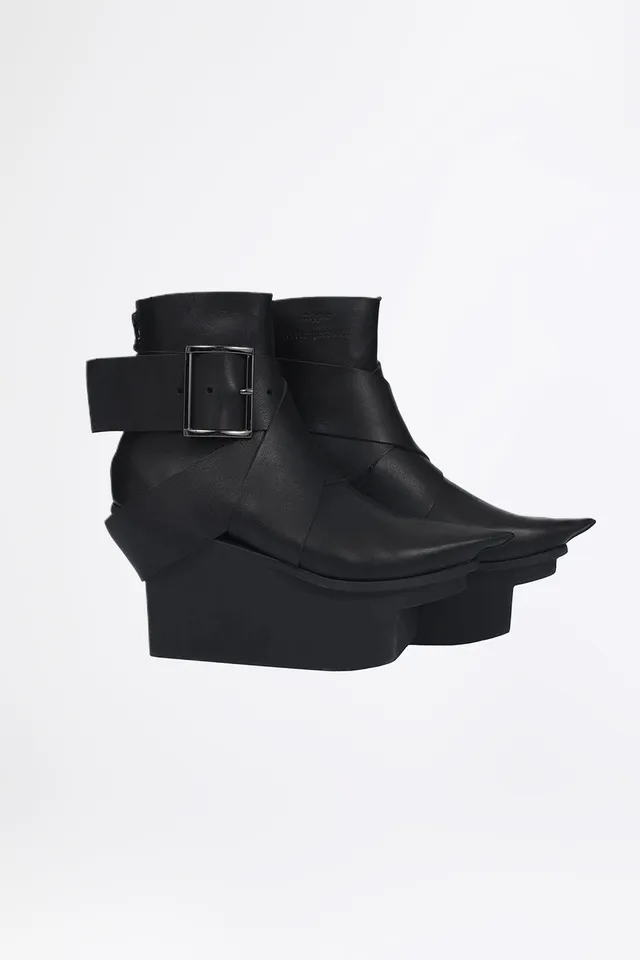 esther-perbandt-lune-stiefeletten-schwarz-leder-plateau-trippen image 1