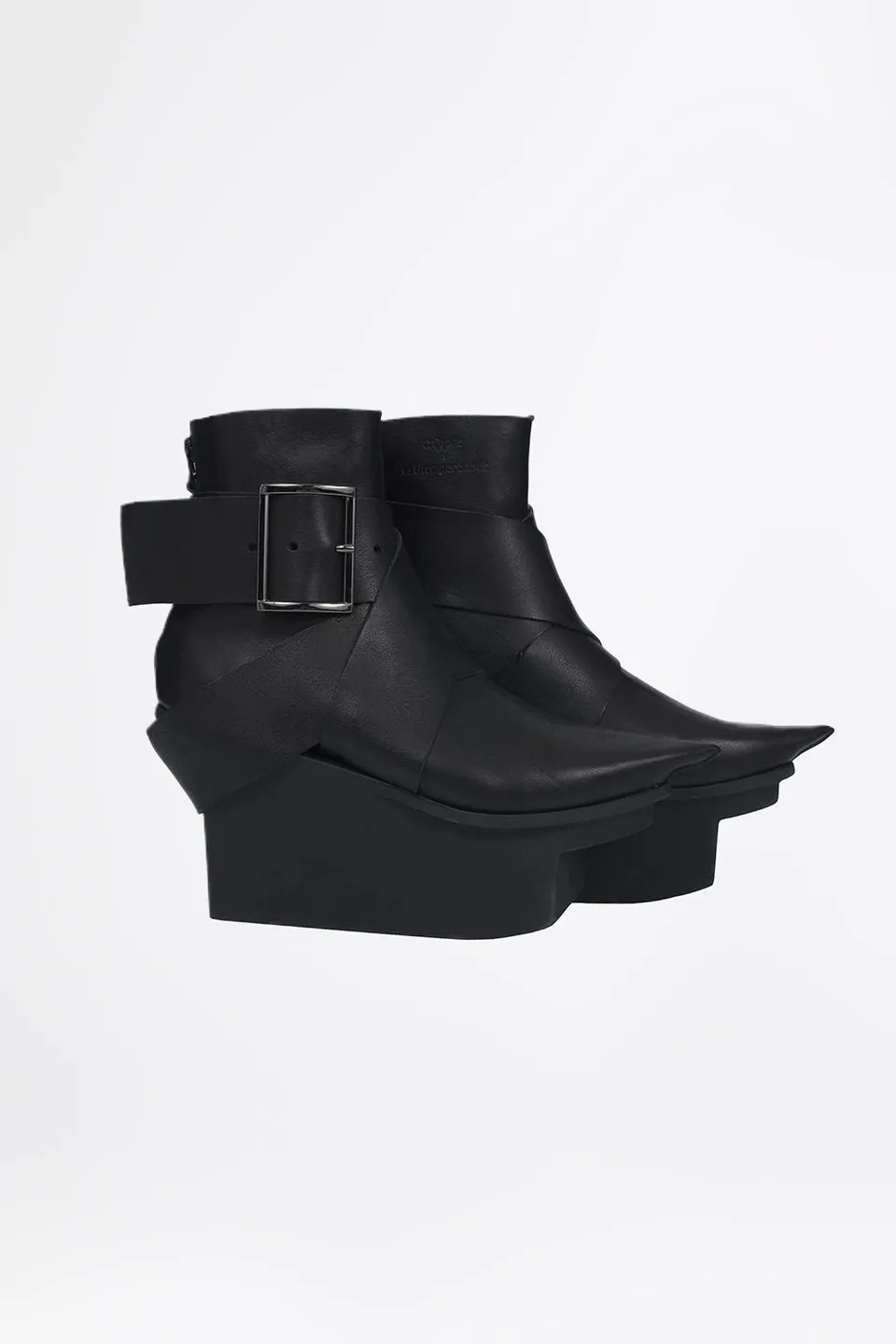 esther-perbandt-lune-stiefeletten-schwarz-leder-plateau-trippen image 1