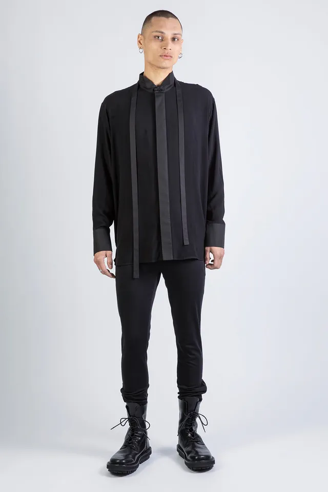 esther-perbandt-splitted-hemd-herren-schwarz-viskose image 1