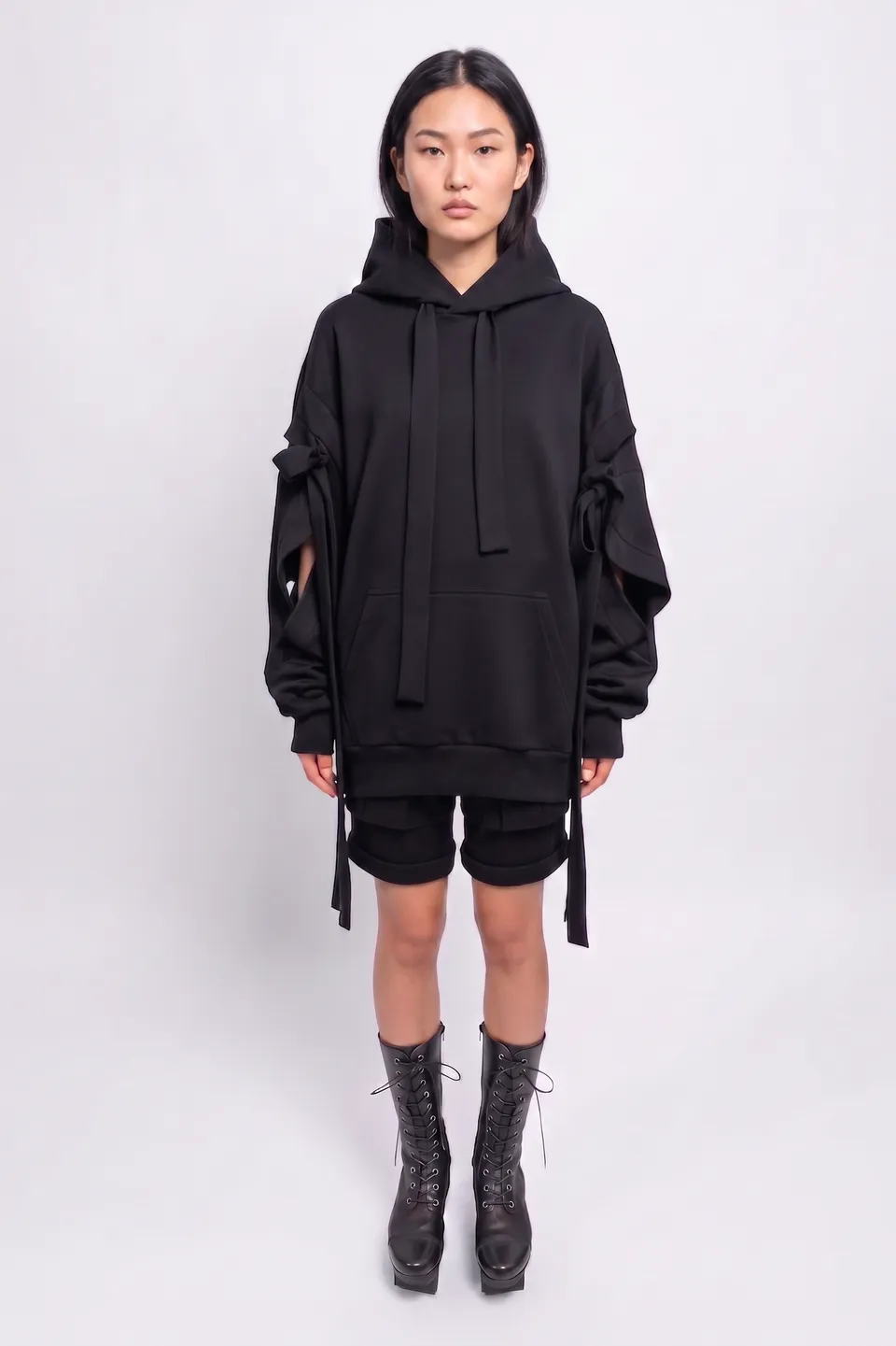 esther-perbandt-blackhearts-hoodie-schwarz-damen-oversize image 1