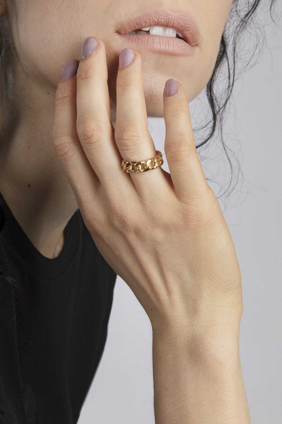 esther-perbandt-tank-chain-fine-ring-gold-edelstahl-0-5-cm image 5